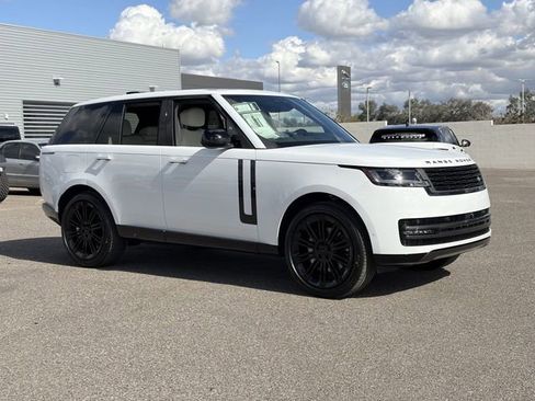 New 2026 Land Rover Range Rover SE image 4