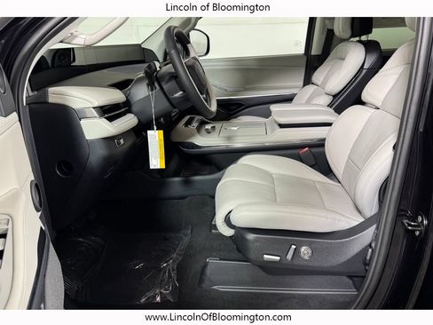 New 2026 Lincoln Navigator Reserve AWD/4WD image 23