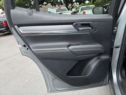 Used 2025 GMC Terrain Elevation image 16