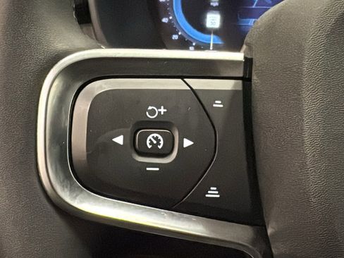 Used 2024 Volvo XC40 B5 Plus w/ Protection Package Premier image 13