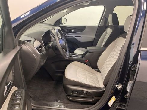 Used 2020 Chevrolet Equinox LT w/ Driver Convenience Package image 8