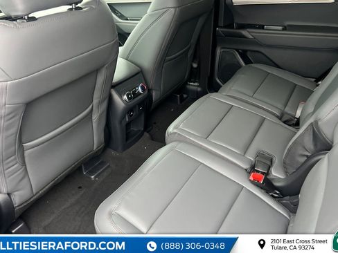 New 2026 Ford Explorer Active w/ Active Comfort Package image 13