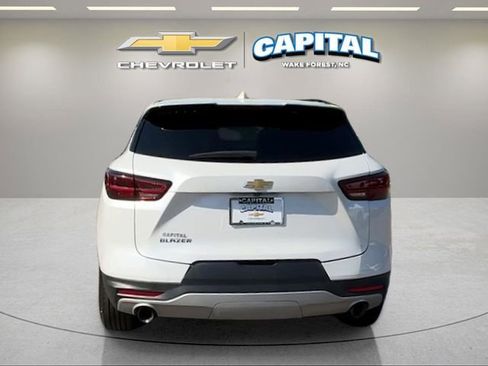 Used 2024 Chevrolet Blazer LT w/ Convenience Package FWD image 4