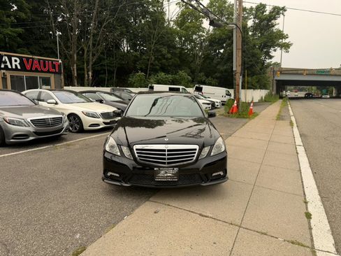 Used 2010 Mercedes-Benz E 350 4MATIC Sedan image 13