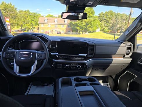 New 2026 GMC Sierra 2500 SLE AWD/4WD image 11