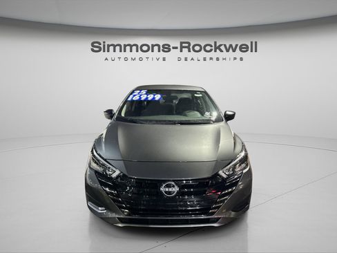 Used 2025 Nissan Versa S image 1