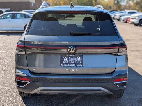 Used 2025 Volkswagen Taos SE image 7