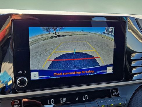 Used 2026 Toyota Camry SE w/ Convenience Package image 29