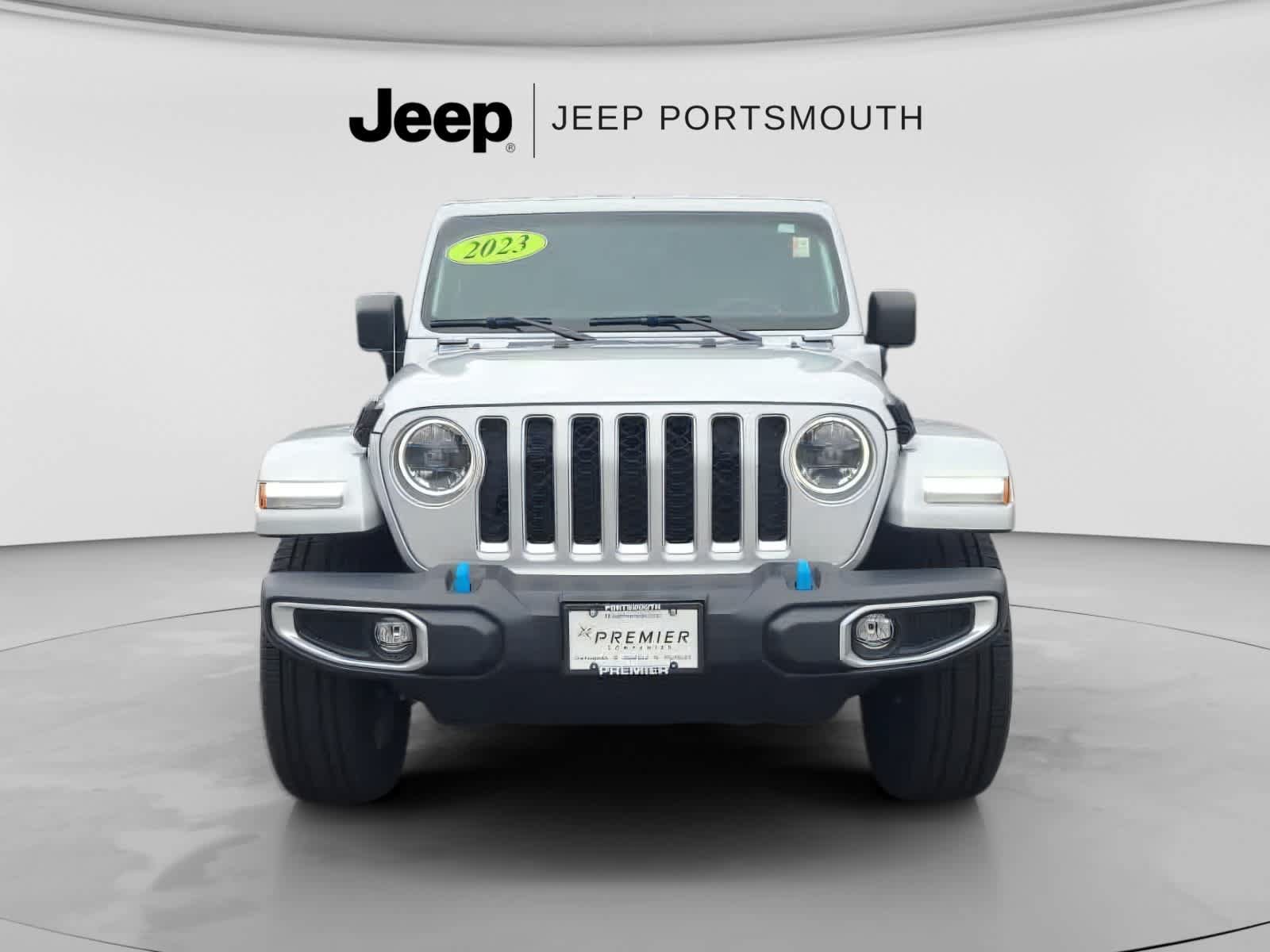 Used 2023 Jeep Wrangler Unlimited Sahara w/ Cold Weather Group AWD/4WD image 3