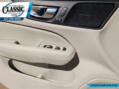 Used 2022 Volvo S60 B5 Inscription w/ Climate Package image 23