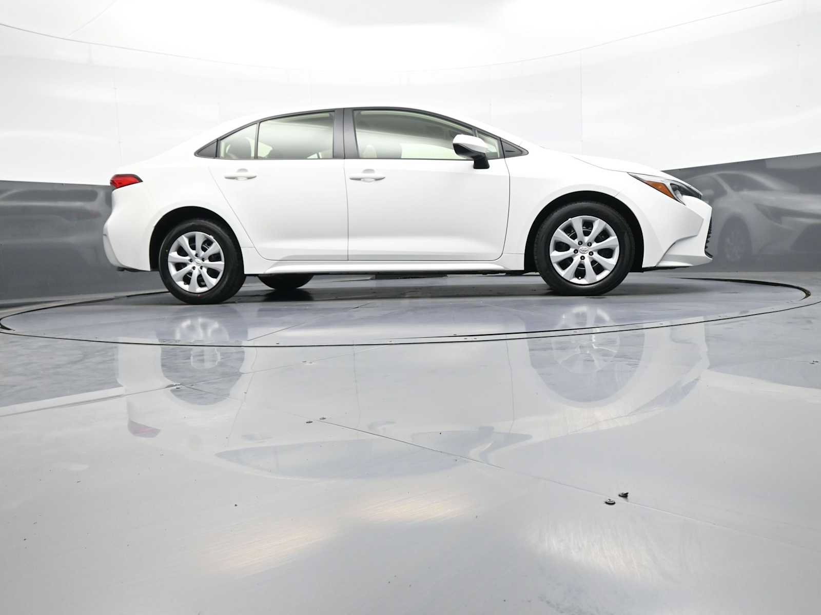 Used 2023 Toyota Corolla LE FWD image 27