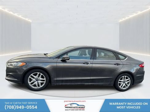 Used 2016 Ford Fusion SE FWD image 9