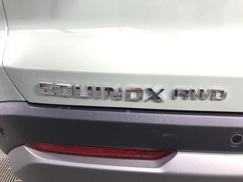 New 2026 Chevrolet Equinox LT image 16