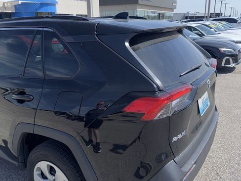 Used 2021 Toyota RAV4 LE w/ Carpet Mat Package (TMS) image 5