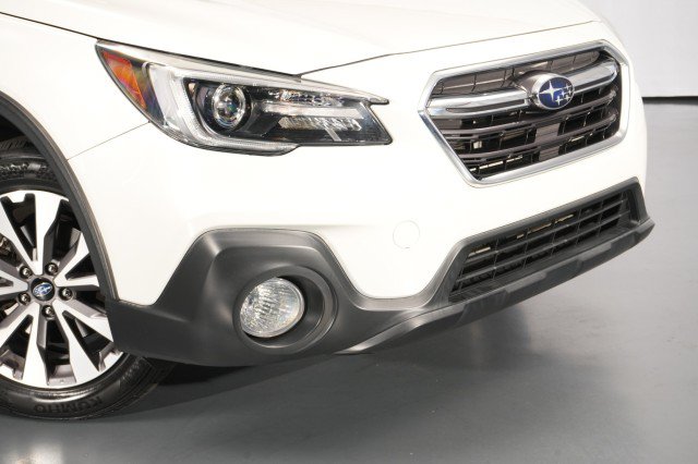 Used 2018 Subaru Outback 3.6R Touring AWD/4WD image 7