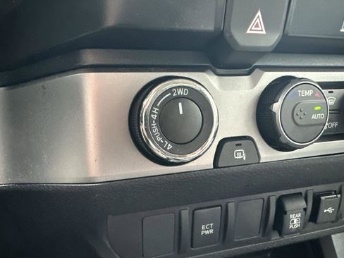 Used 2022 Toyota Tacoma SR5 image 21