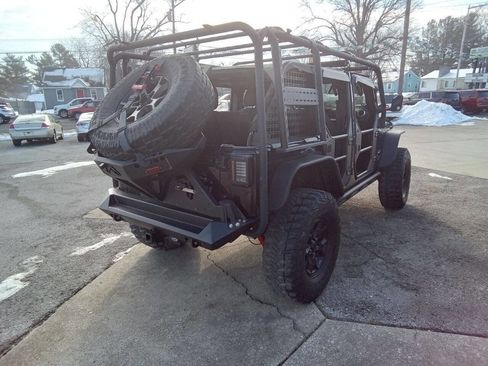 Used 2014 Jeep Wrangler Unlimited Sahara w/ Dual Top Group image 8