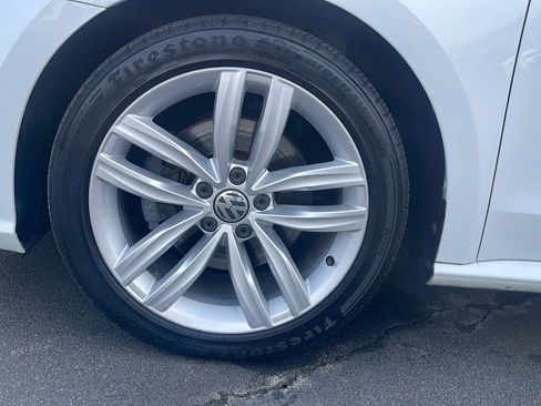 Used 2019 Volkswagen Passat 2.0T Wolfsburg w/ Wheels & Sunroof Package image 10