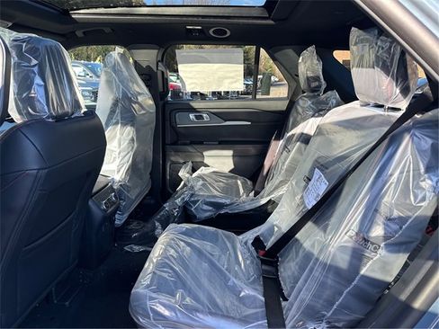 New 2026 Ford Explorer ST-Line w/ ST-Line Street Pack image 10