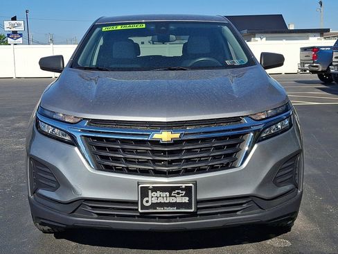 Used 2023 Chevrolet Equinox LS w/ LS Convenience Package FWD image 2