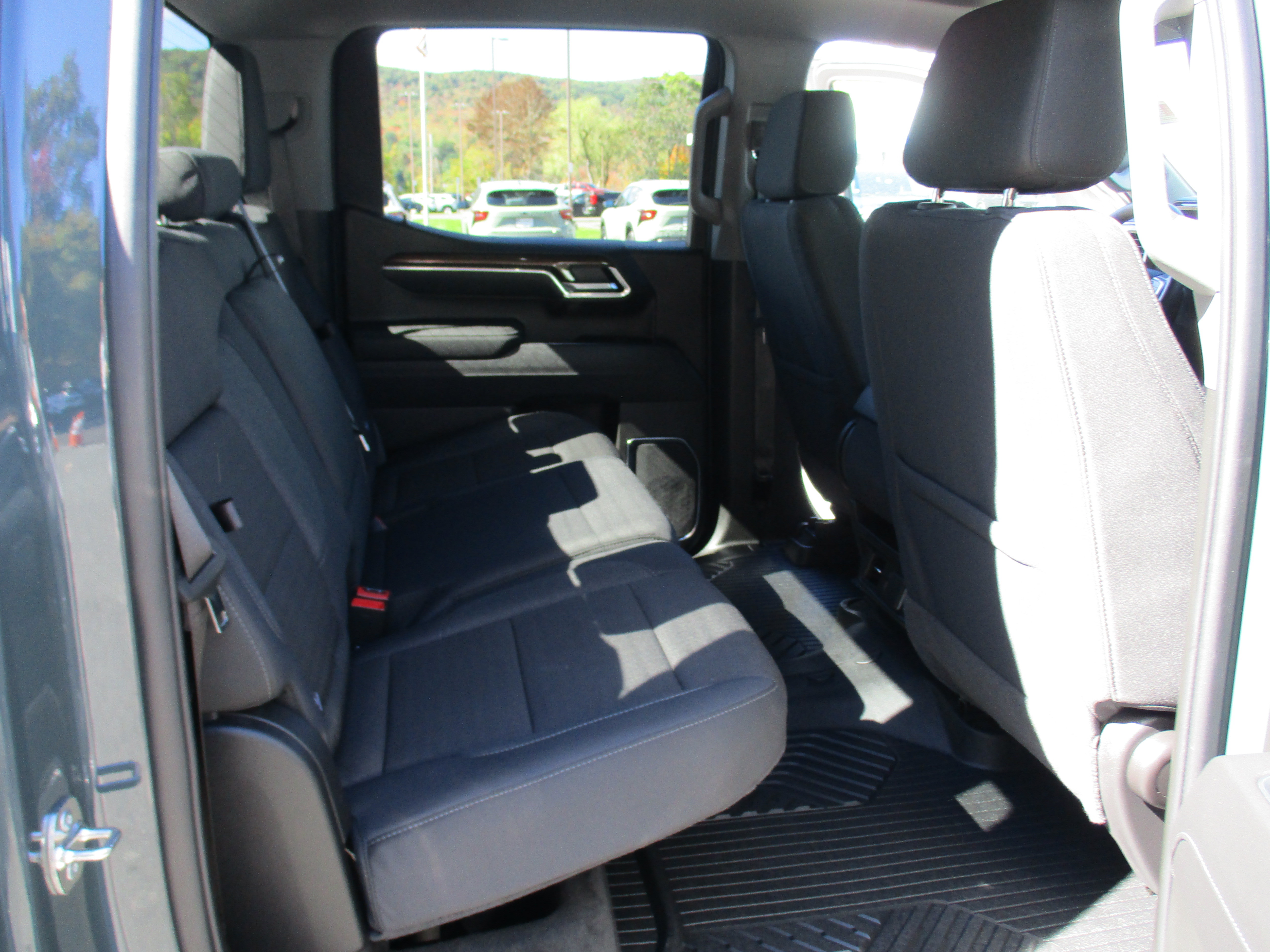 Used 2026 Chevrolet Silverado 1500 LT AWD/4WD image 14