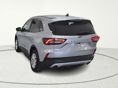 Used 2023 Ford Escape Active image 5