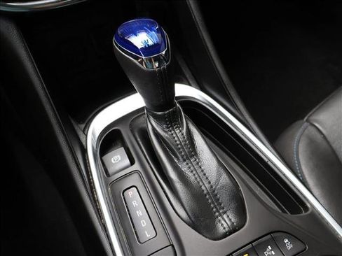 Used 2018 Chevrolet Volt Premier w/ Driver Confidence Package FWD image 17
