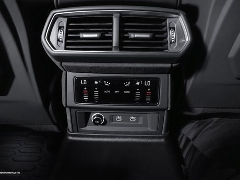 Used 2025 Lamborghini Urus SE image 40