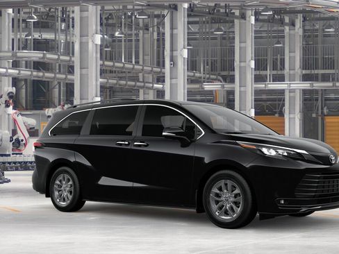 New 2026 Toyota Sienna XLE FWD image 14