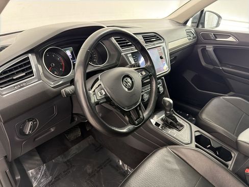 Used 2018 Volkswagen Tiguan SEL FWD image 4
