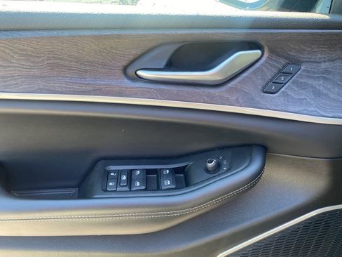 Used 2024 Jeep Grand Cherokee Limited 4xe AWD/4WD image 11