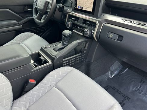 Used 2025 Toyota Tacoma SR5 image 18