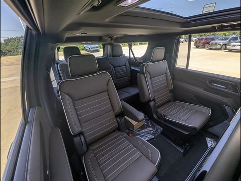New 2026 GMC Yukon XL Denali Ultimate AWD/4WD image 16