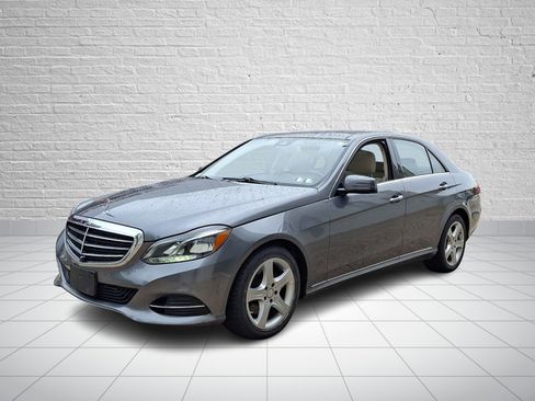 Used 2016 Mercedes-Benz E 350 4MATIC Sedan image 3