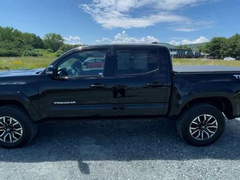 Certified 2023 Toyota Tacoma TRD Sport w/ Technology Package AWD/4WD image 5
