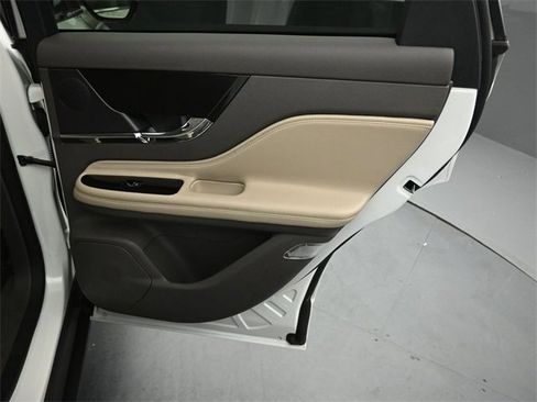 Certified 2023 Lincoln Corsair Reserve w/ Towing Package image 28