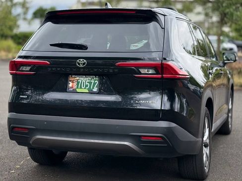 Certified 2024 Toyota Grand Highlander AWD image 5