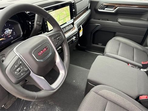 New 2026 GMC Sierra 1500 SLE w/ Preferred Package image 10