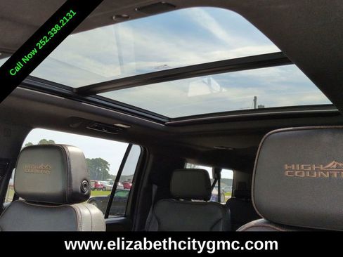 Used 2023 Chevrolet Suburban High Country image 25