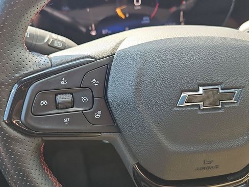 Used 2025 Chevrolet Trax RS w/ Driver Confidence Package FWD image 22