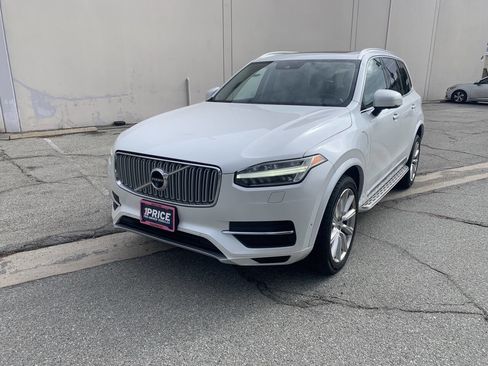 Used 2016 Volvo XC90 T8 Inscription w/ Vision Package AWD/4WD image 4