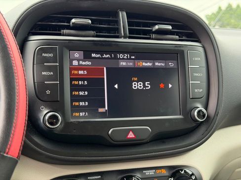 Used 2022 Kia Soul LX w/ Technology Package FWD image 20