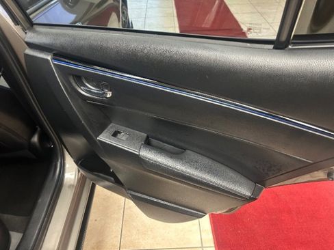 Used 2019 Toyota Corolla SE image 13