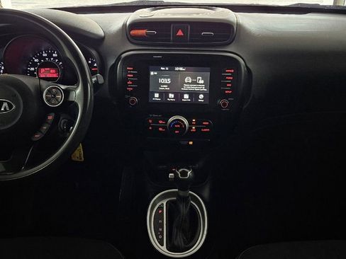 Used 2018 Kia Soul + FWD image 9