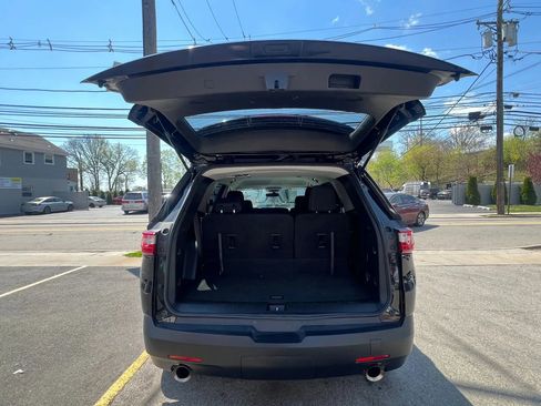 Used 2021 Chevrolet Traverse LS AWD/4WD image 10
