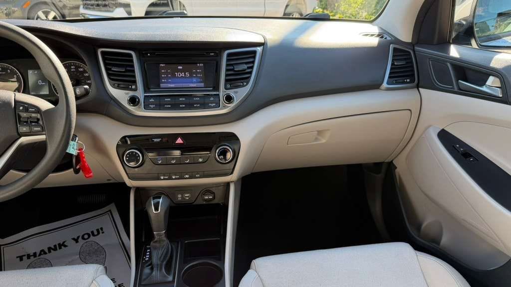 Used 2017 Hyundai Tucson SE w/ SE Popular Package 02 AWD/4WD image 21