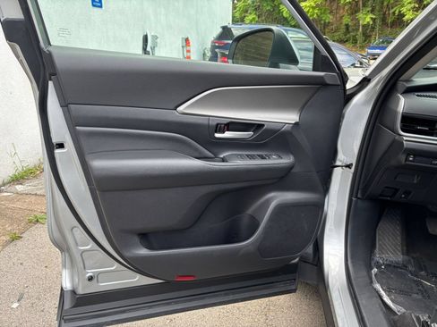 Used 2025 Toyota Grand Highlander FWD image 18