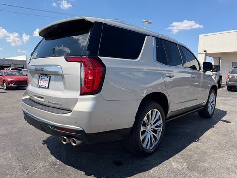 Used 2023 GMC Yukon Denali w/ Denali Reserve Package AWD/4WD image 3