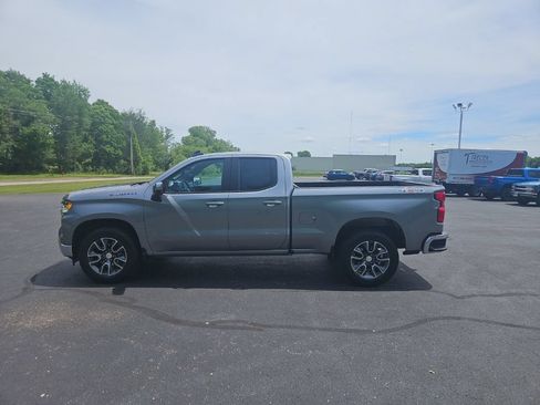 Used 2023 Chevrolet Silverado 1500 LT AWD/4WD image 4