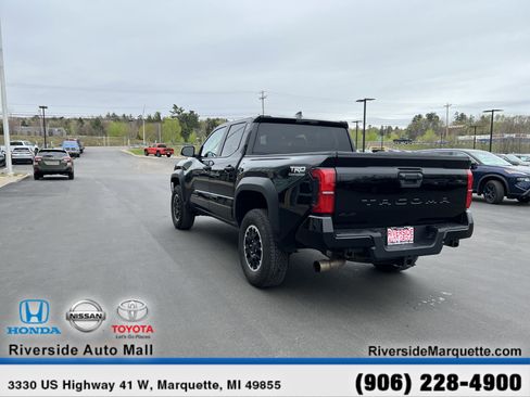 Used 2024 Toyota Tacoma TRD Off-Road AWD/4WD image 6